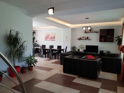 Loc de luat masa living
