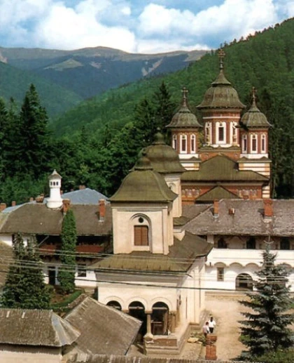 Manastirea veche sinaia