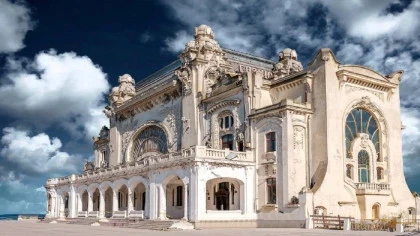 Cazinoul din Constanta si detalii turistice de pe faleza