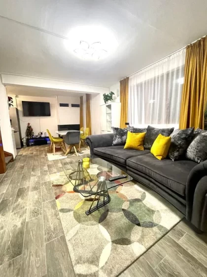Zona Living Room