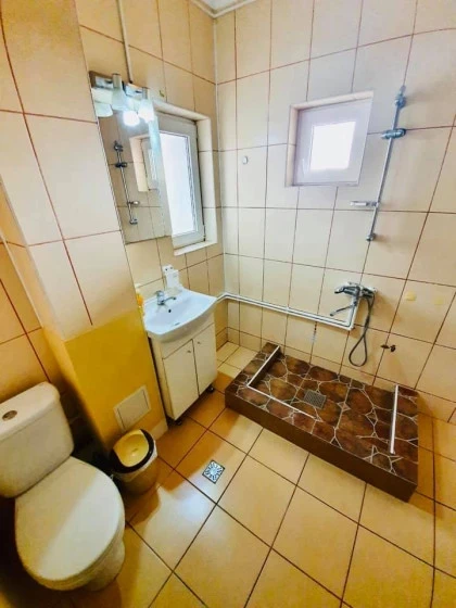Baie moderna cu dus