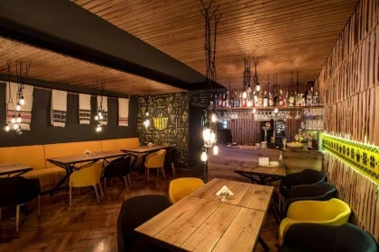 Restaurant La Ceaun Interior