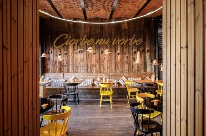 Restaurant La Ceaun Interior