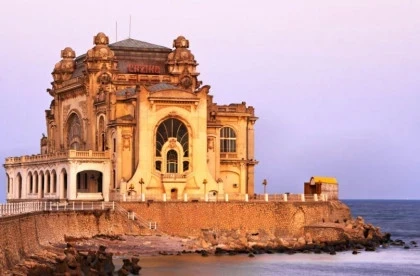 Cazinoul din Constanta obiectiv turistic pe faleza
